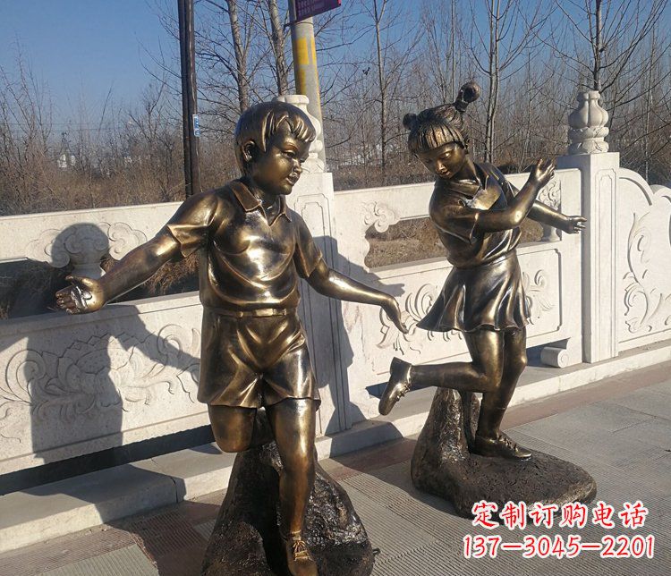 宜宾浪漫圆满的精美花篮雕塑