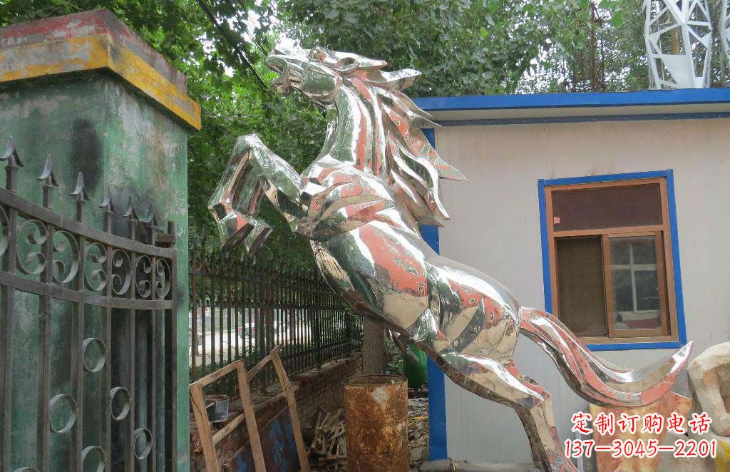 宜宾优雅凌厉的不锈钢奔跑马雕塑