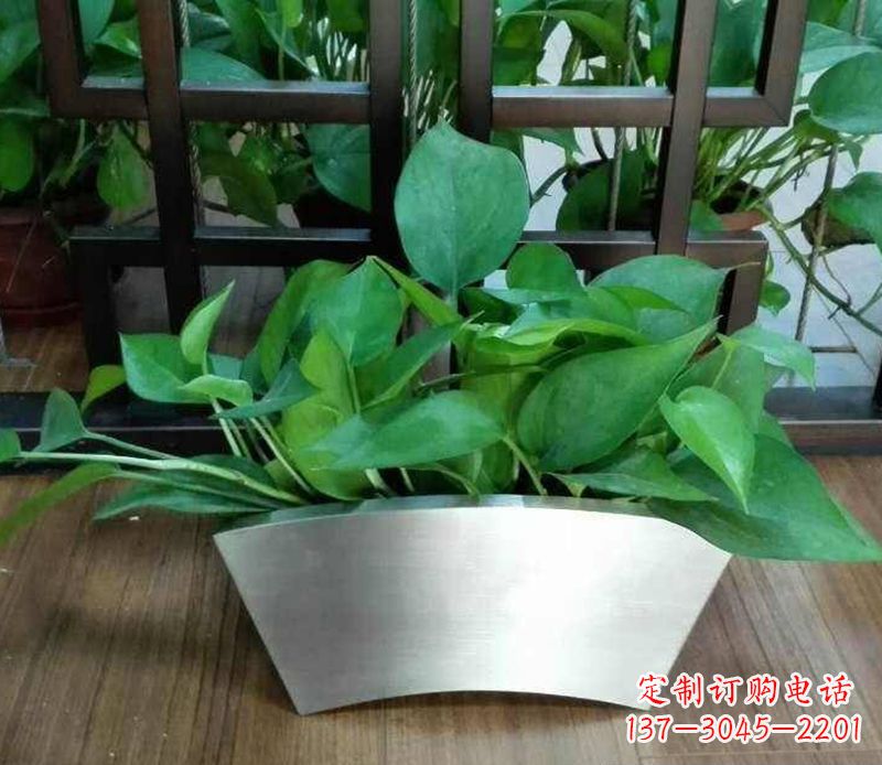 宜宾高质量不锈钢花盆雕塑,享受自然完美烘托