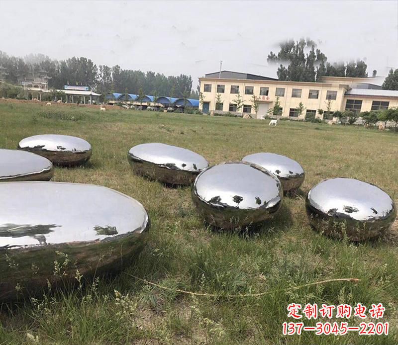 宜宾精美不锈钢水滴景观雕塑