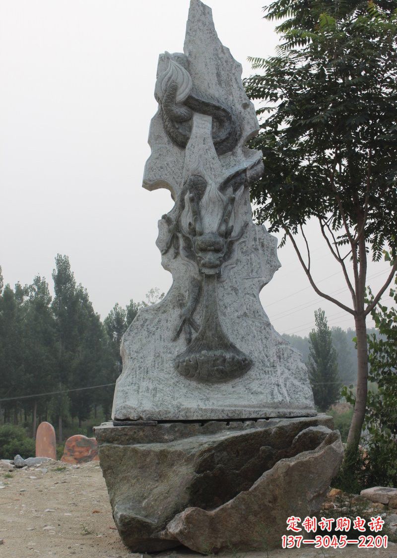 宜宾公园景区青石吐水龙