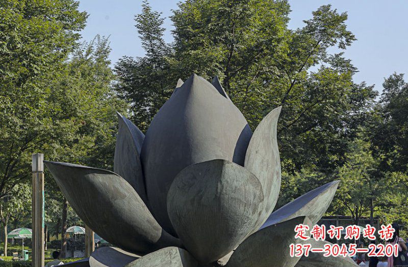 宜宾公园莲花景观铜雕