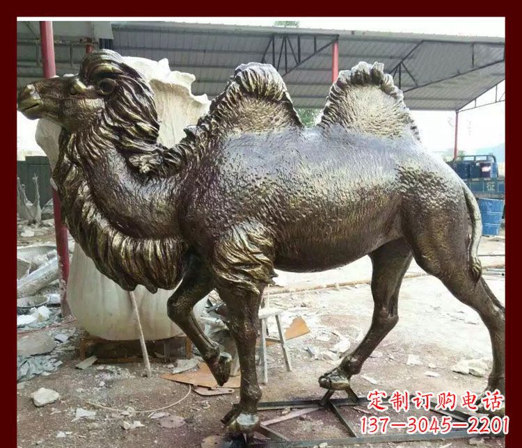 宜宾公园双峰骆驼铜雕