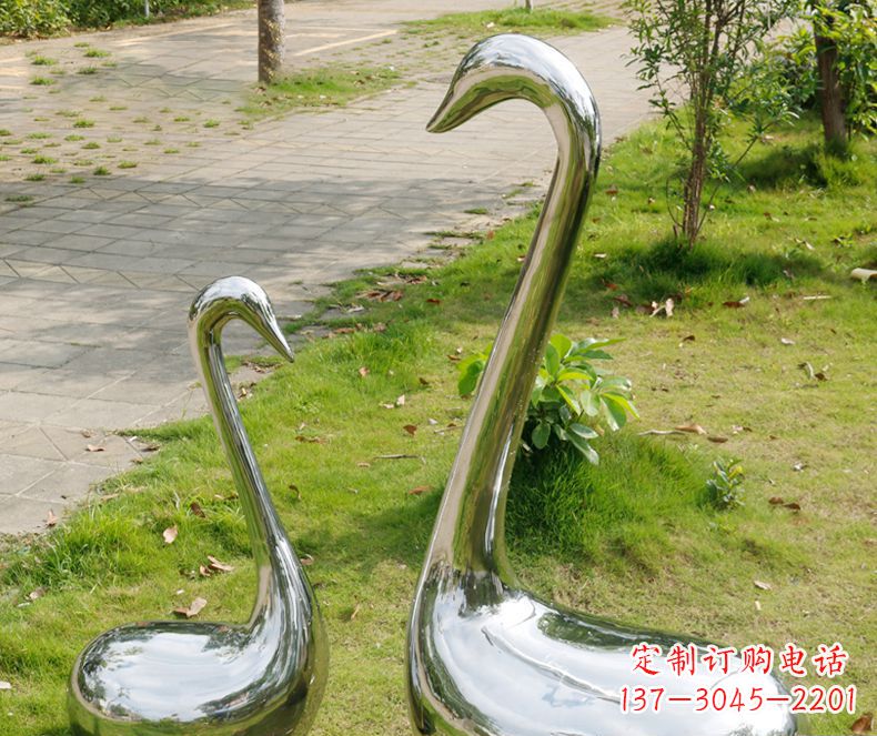 宜宾精美雕刻,静谧优雅——不锈钢天鹅雕塑