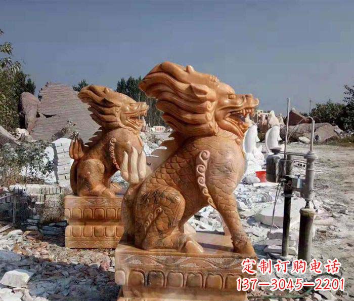 宜宾精美绝伦,古典神兽晚霞红石雕麒麟
