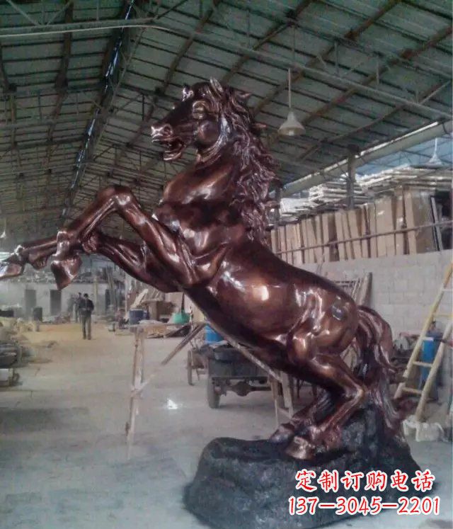 宜宾中领雕塑出品:铜雕正面奔马