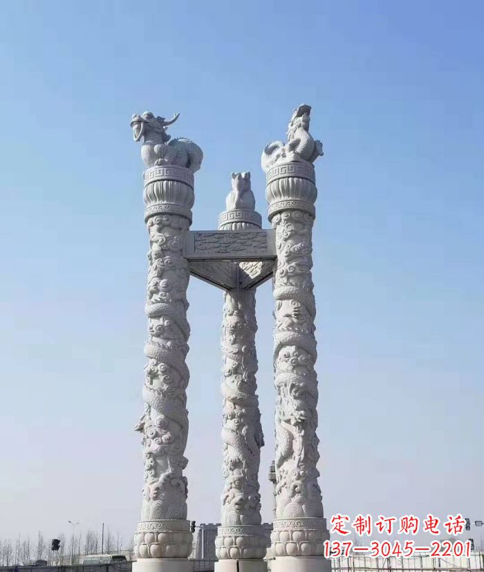 宜宾领雕塑:十二生肖石柱多彩景观