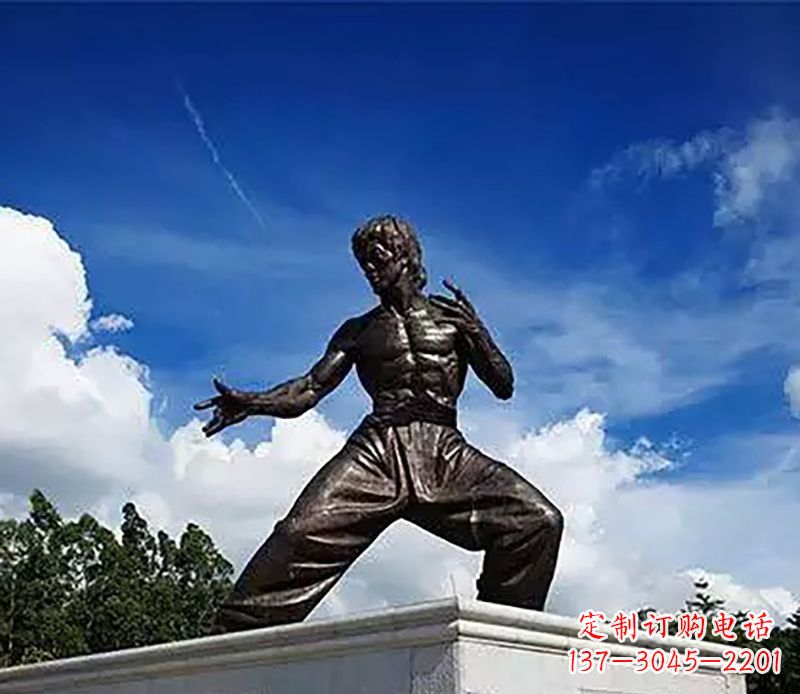 宜宾广场李小龙铜雕