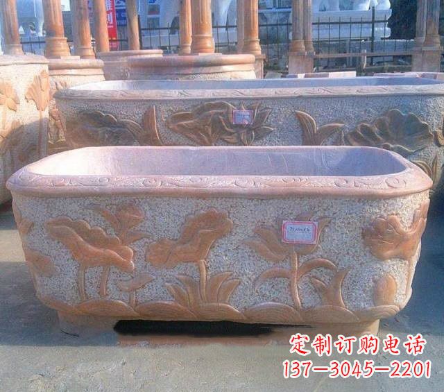 宜宾中领雕塑推出的荷花鲤鱼精美雕塑是一件伴随…