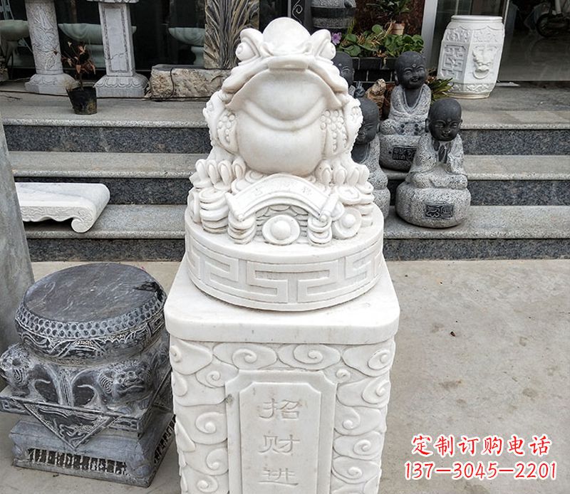 宜宾金蟾立柱石动物雕塑