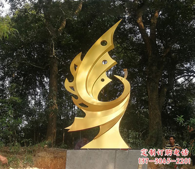宜宾以古典风格演绎不锈钢凤凰雕塑