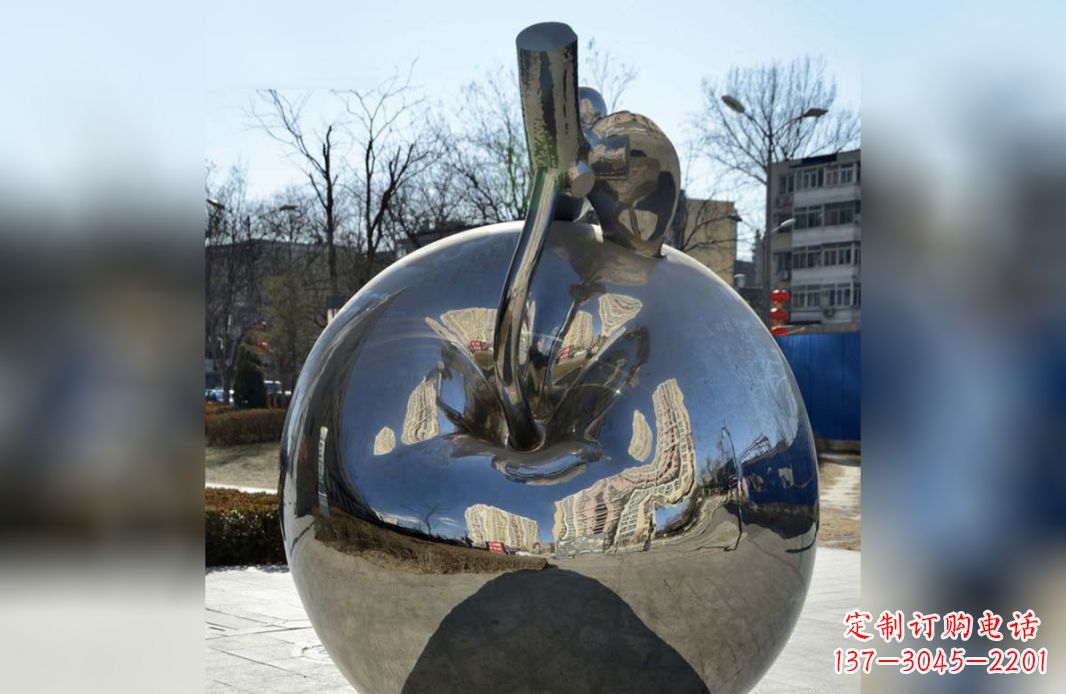 宜宾镜面不锈钢苹果雕塑:极致之美