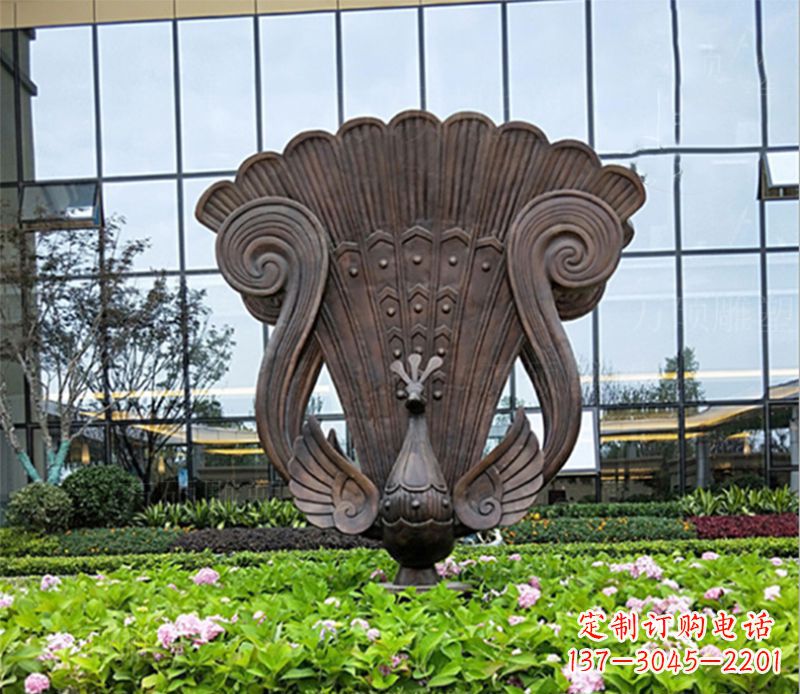 宜宾装点家园的精美孔雀雕塑