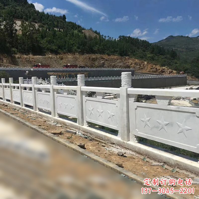 宜宾青石路桥栏板护栏雕塑:艺术精美,安全可靠