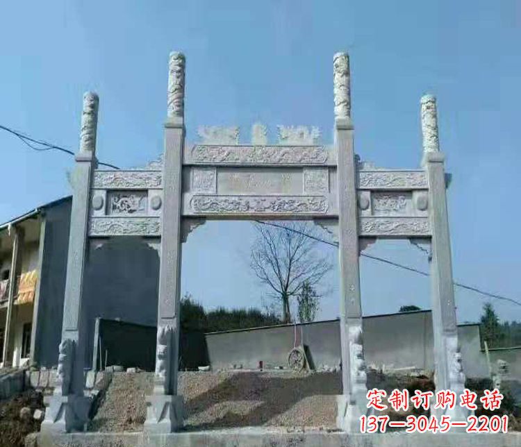 宜宾三门仿古牌坊石雕,精致雕刻典雅之美