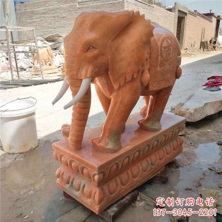 宜宾晚霞红石雕大象