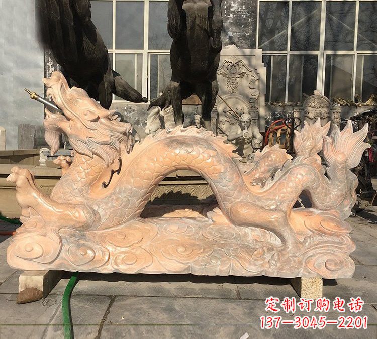 宜宾晚霞红石雕喷水龙