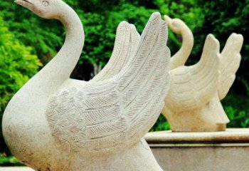 宜宾高雅优美的砂岩天鹅雕塑