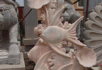 宜宾荷花鲤鱼雕塑，精美完美记录永恒美好