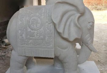 宜宾风格多样的大象雕塑
