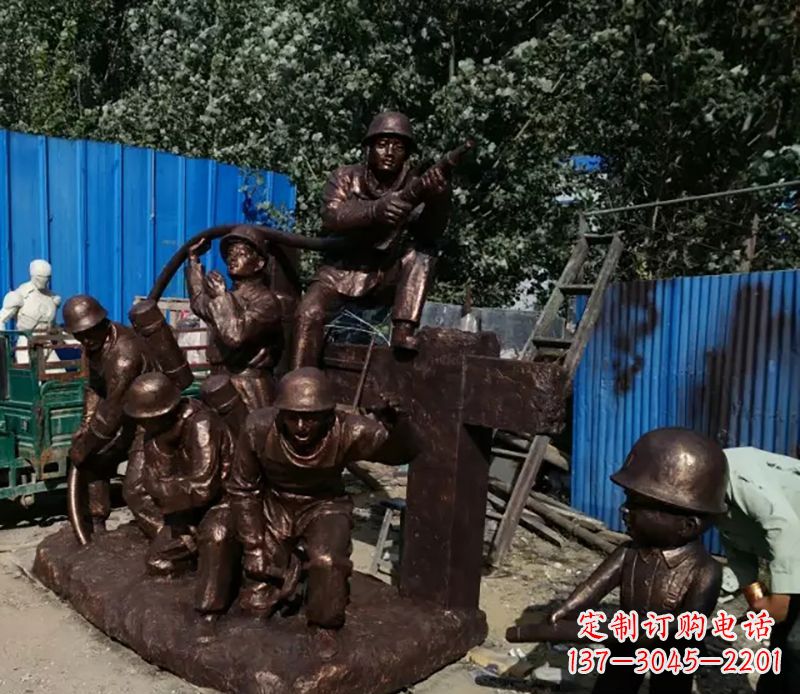 宜宾消防员灭火景观雕塑