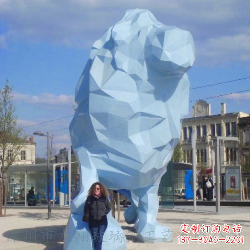 宜宾小区园林玻璃钢块面动物狮子雕塑