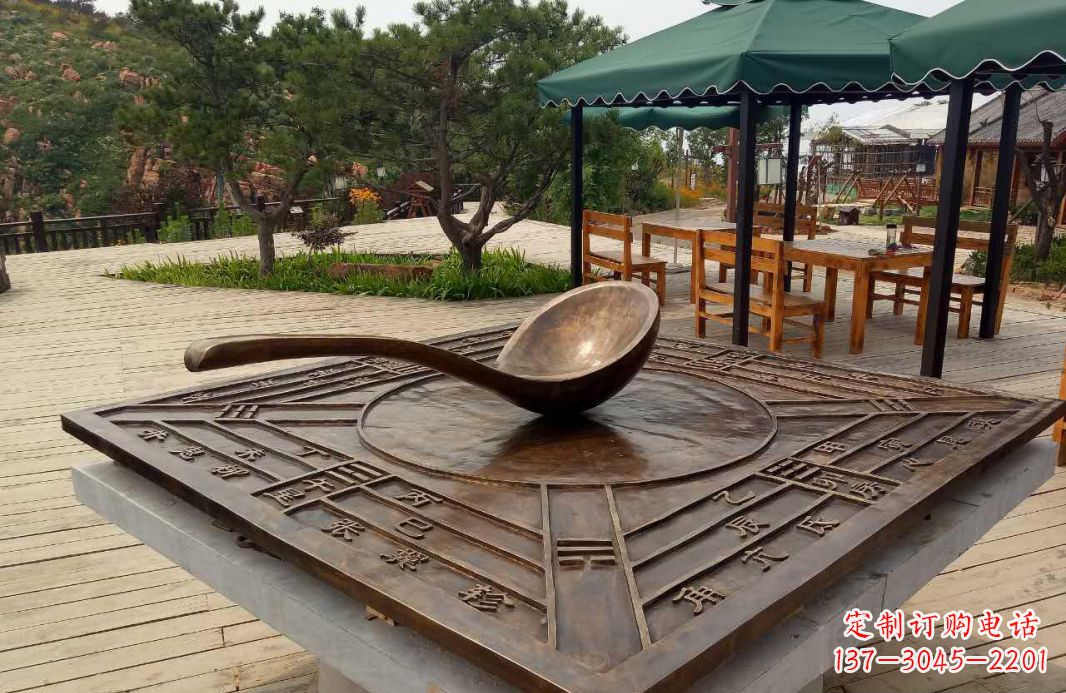 宜宾校园古代司南铜雕