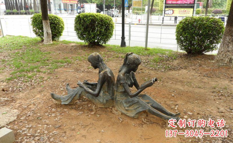 宜宾校园坐着看书的女孩人物铜雕