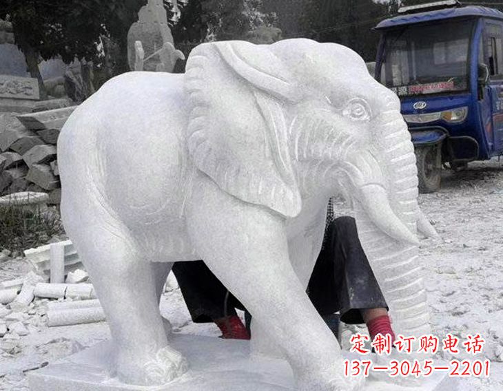 宜宾写实大象石雕