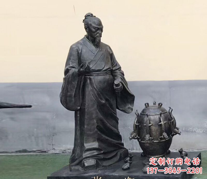 宜宾学校张衡和地动仪铜雕