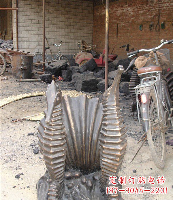 宜宾铸铜海马小区动物铜雕